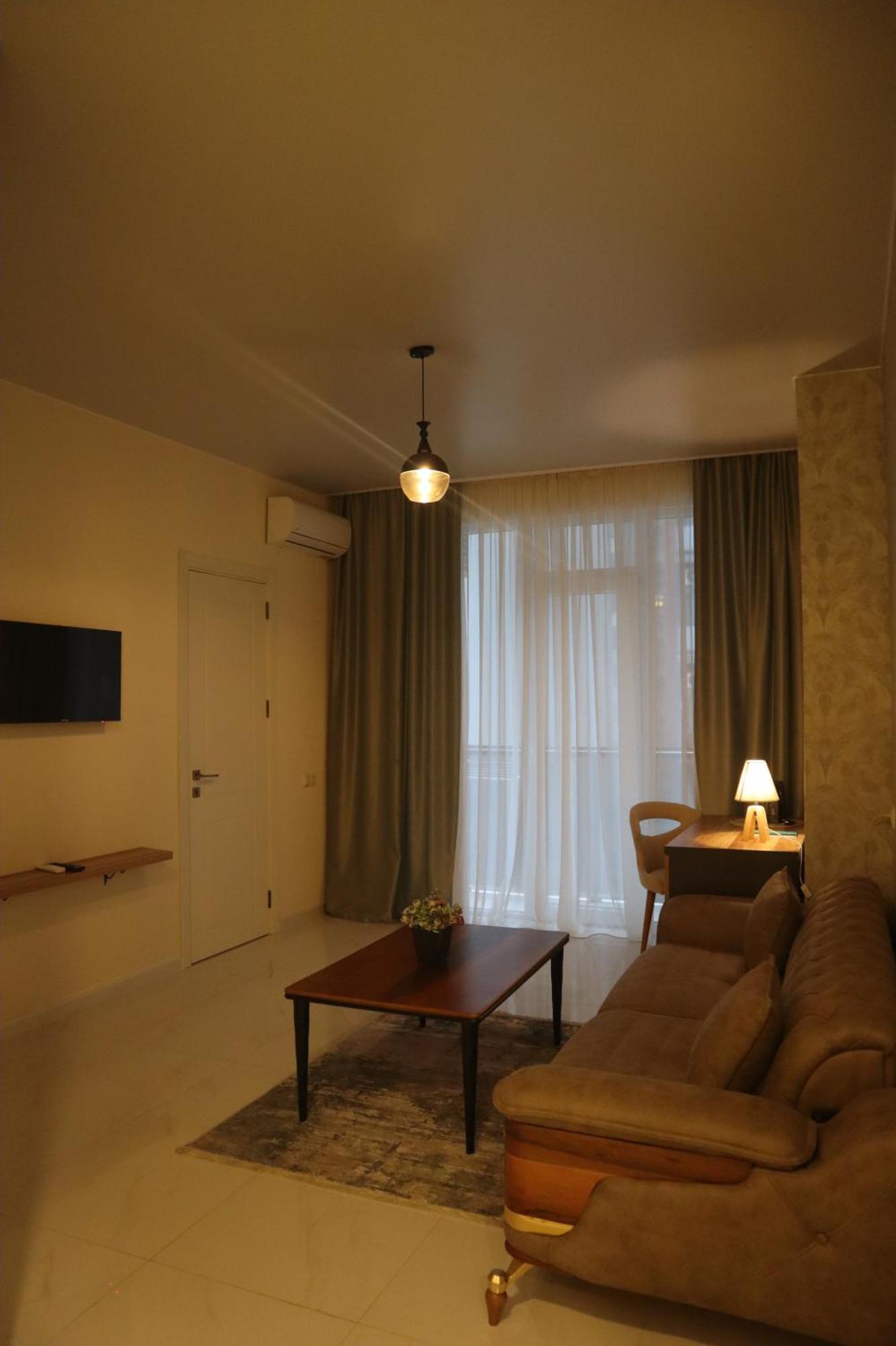 Horizons Hotel Rooms Batoemi Buitenkant foto